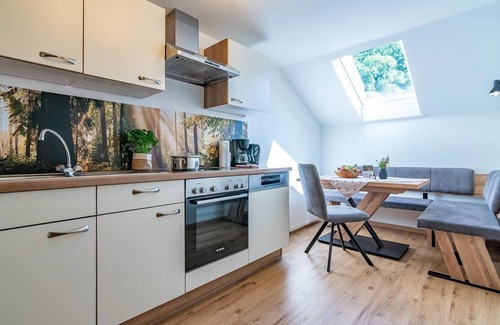 Oppenau Apartment | Apartment ‘Tannenhöhe’ with mountain view, balcony and Wi-Fi