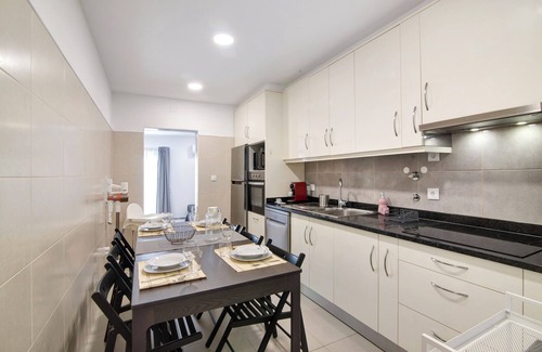 Vila Real Santo Antonio Apartment | Apartment "Telmus Villa" with Sea View, Private Terrace & Wi-Fi