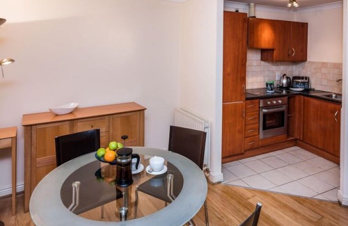 Dundrum Apartment | Apartment The Oaks in Dublin - 4 persons, 2 bedrooms