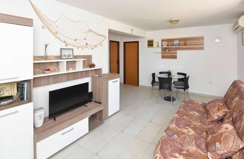 Lun Apartment | Apartment Tiara, Lun close to the beach