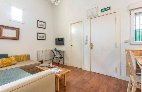 Embajadores Apartment | Apartment Torrecilla
