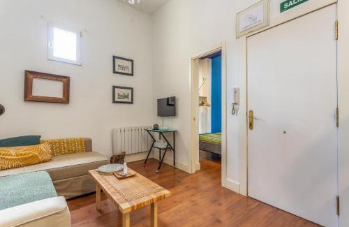 Embajadores Apartment | Apartment Torrecilla