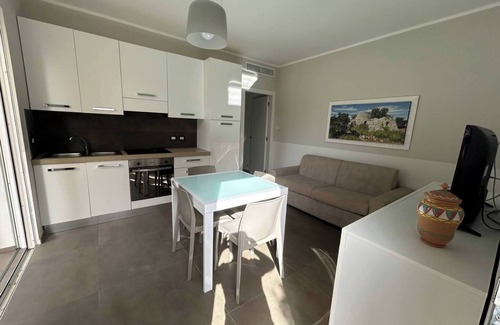 Santa Caterina Apartment | Apartment 'Tramontana' with Private Terrace, Wi-Fi and Air Conditioning