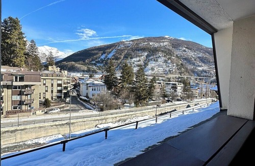 Bardonecchia Apartment | Apartment 'Trilocale Einaudi Bardonecchia' with Balcony and Wi-Fi