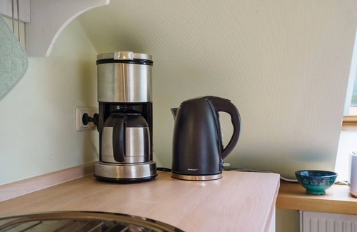 Luetow Apartment | Apartment 'Ullo´s Schwalbennest ' with Private Terrace, Shared Garden and Wi-Fi