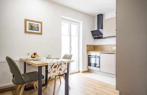 Bad Reichenhall Apartment | Apartment UNTERSBERG: 2-room apartment for 1-2 persons, glass-roofed balcony