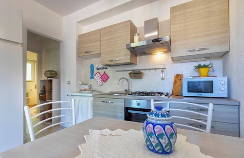 Alghero Apartment | Apartment Uva Regina near the Beach with Garden, Terrace, Balcony & A/C