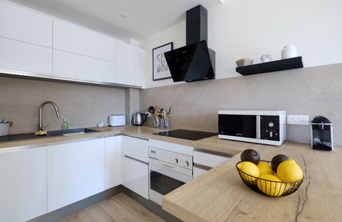 Villeneuve-Loubet Apartment | Apartment 'Vaugrenier Presidences' with Lake View, Wi-Fi and Air Conditioning