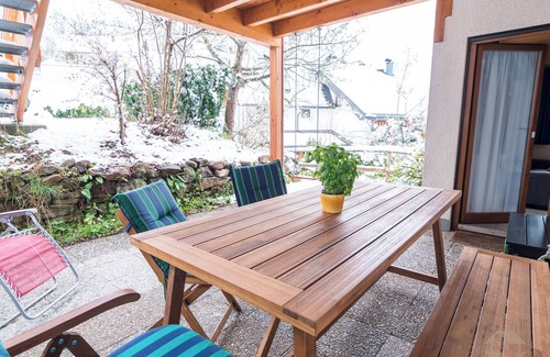 Unterkirnach Apartment | Apartment 'Veilchen' with Mountain View, Private Terrace and Wi-Fi