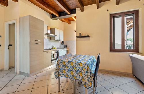 Sud-Ovest Apartment | Apartment 'Verona Fh' with Shared Garden, Wi-Fi and Air Conditioning