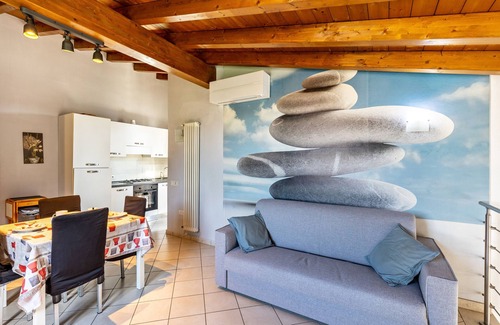 Sud-Ovest Apartment | Apartment 'Verona' with Shared Garden, Wi-Fi and Air Conditioning