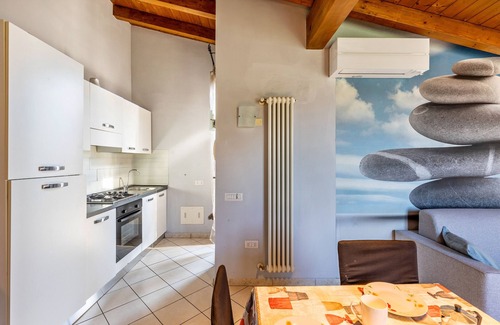 Sud-Ovest Apartment | Apartment 'Verona' with Shared Garden, Wi-Fi and Air Conditioning