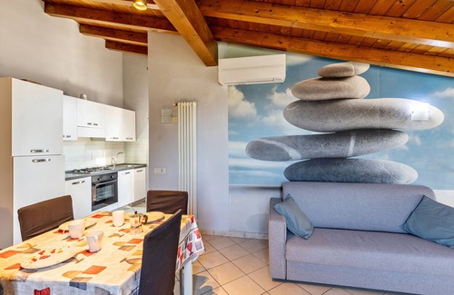 Sud-Ovest Apartment | Apartment 'Verona' with Shared Garden, Wi-Fi and Air Conditioning