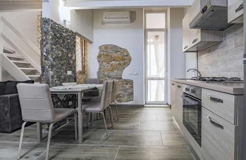 Piombino Apartment | Apartment 'Vespucci' with Private Terrace, Wi-Fi and Air Conditioning