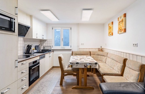 Elgersweier Apartment | Apartment 'Viktoria ' with Private Terrace and Wi-Fi