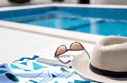 Sutivan Apartment | Apartment Villa 2 Pools-1 by Interhome