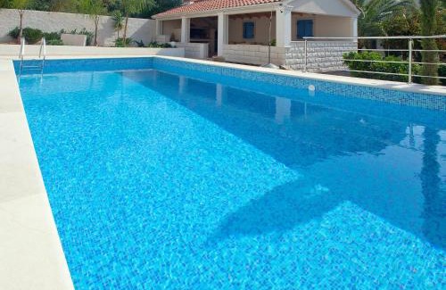 Sutivan Apartment | Apartment Villa 2 Pools-1 by Interhome