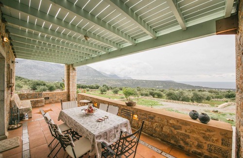 Omales Villa | Apartment 'Villa Dimitra - Mani' with Sea View, Wi-Fi and Air Conditioning