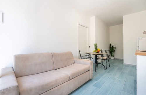 Villa San Pietro Apartment | Apartment 'Villa Erica Appartamento Yuri' with Mountain View, Wi-Fi and Air Conditioning