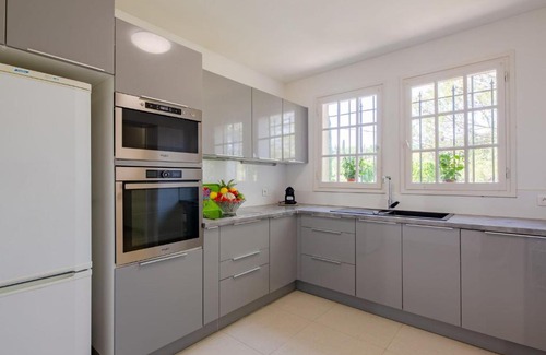 Mouans-Sartoux Apartment | Apartment Villa Manon by Interhome