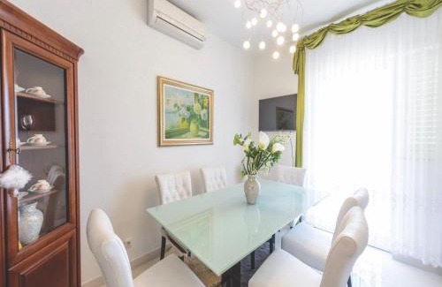 Cavtat Old Town Apartment | Apartment Viva la Vita - Two-Bedroom Apartment with Shared Pool