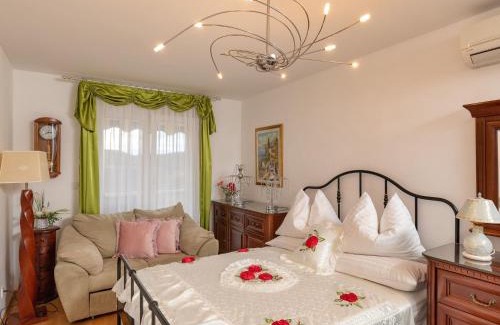 Cavtat Old Town Apartment | Apartment Viva la Vita - Two-Bedroom Apartment with Shared Pool