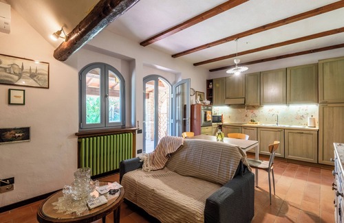 San Gimignano Apartment | Apartment 'Volpe' with Private Pool, Wi-Fi and Air Conditioning
