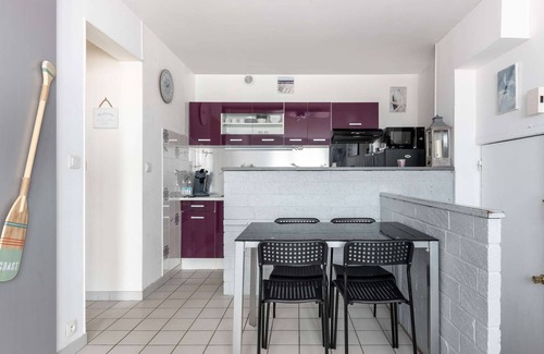 Courseulles-sur-Mer Apartment | Apartment with back to marina - Close to beach