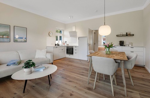 Hinterzarten Apartment | Apartment 'Waldglück' with Mountain View, Shared Garden and Wi-Fi