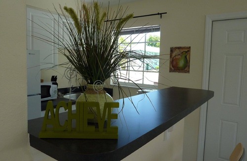 Caloosahatchee Apartment | Apartment Wave Cape Coral/Beach Resort