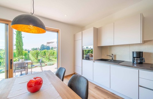 St. Pauls Apartment | Apartment 'Weinangerhof Apfelbaum' with Mountain View, Shared Pool and Wi-Fi