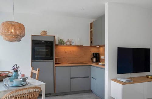 Horumersiel Apartment | Apartment 'Weitblick - In 5 Min Am Meer' with Private Terrace, Private Garden and Wi-Fi