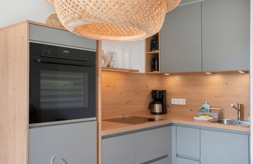 Horumersiel Apartment | Apartment 'Weitblick - In 5 Min Am Meer' with Private Terrace, Private Garden and Wi-Fi