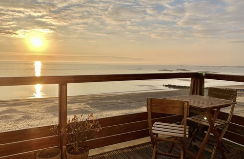 Agon-Coutainville Apartment | Apartment with beautiful terrace on the seafront