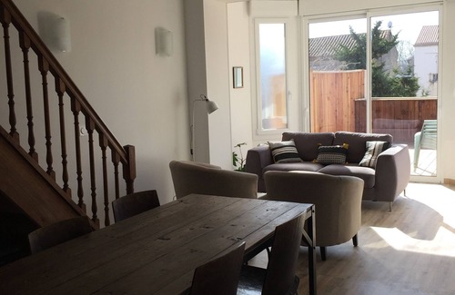 Lezignan-Corbieres Apartment | Apartment with terrace, pool