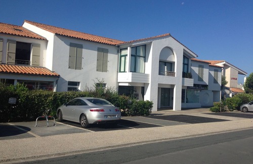 La Couarde-sur-Mer Apartment | APARTMENT WITH SHARED POOL AND PRIVATE PARKING NEAR THE BEACH
