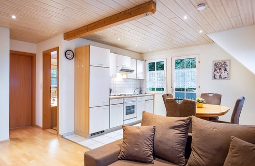 Oberwolfach Apartment | Apartment 'Wiesenblick' with Mountain View, Shared Pool and Shared Garden