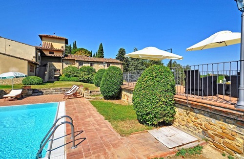 San Casciano in Val di Pesa Apartment | Apartment with pool, WIFI, TV, pets allowed, panoramic view, parking, close to Greve In Chianti