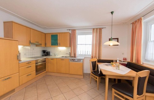 Rain Apartment | Apartment with 2 bedrooms and balcony - Appartementhaus Anna