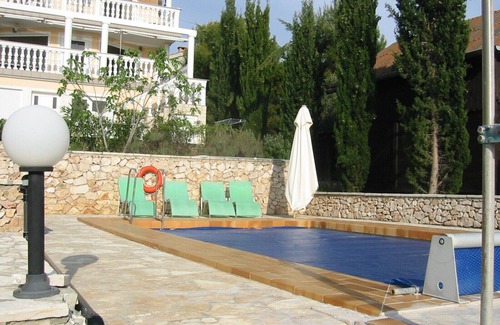 Zdrelac Apartment | Apartment with 2 bedrooms and 2 bathrooms/WC with pool and private beach by the sea,