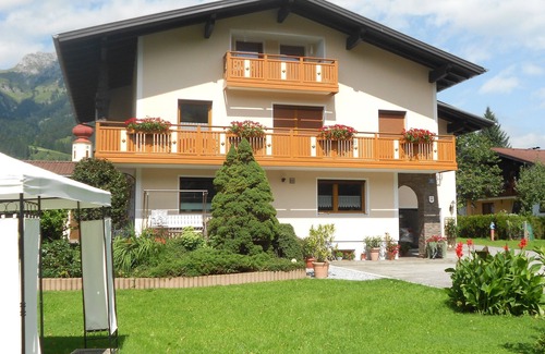 Hoefen Apartment | Apartment with 4 edelweiss awarded for 2-4 people in Höfe near Reutte