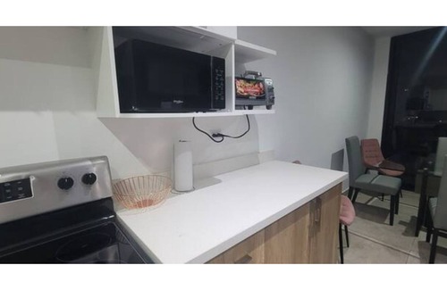 San Salvador Apartment | Apartment with 4 bedrooms and 3.5 bathrooms. Only 2 air conditioners.