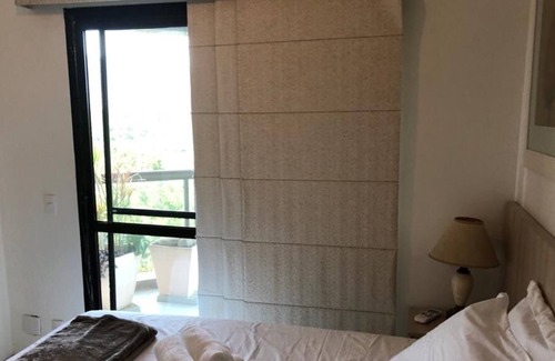Rio de Janeiro Apartment | Apartment with a view on the edge of Praia do Recreio.