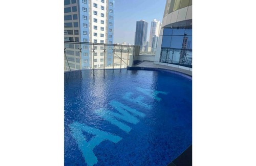 Block 428 House | Apartment with a city view. Manama, Seef.