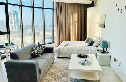 Block 428 House | Apartment with a city view. Manama, Seef.