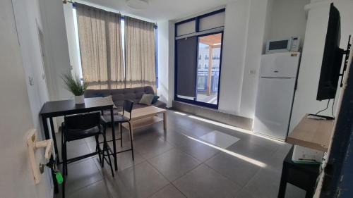 Ashdod Apartment | Apartment with a sea view 126