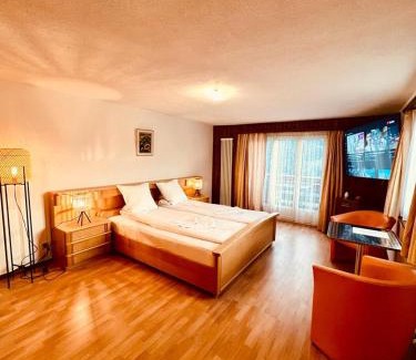 Saas im Prattigau Apartment | Apartment with balcony and Panoramic Views of Alps