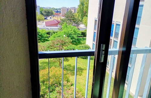 Papus Apartment | Apartment with balconies near park