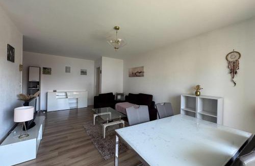 La Pierre-Heuze Apartment | Apartment with balconies close to beaches
