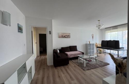 La Pierre-Heuze Apartment | Apartment with balconies close to beaches